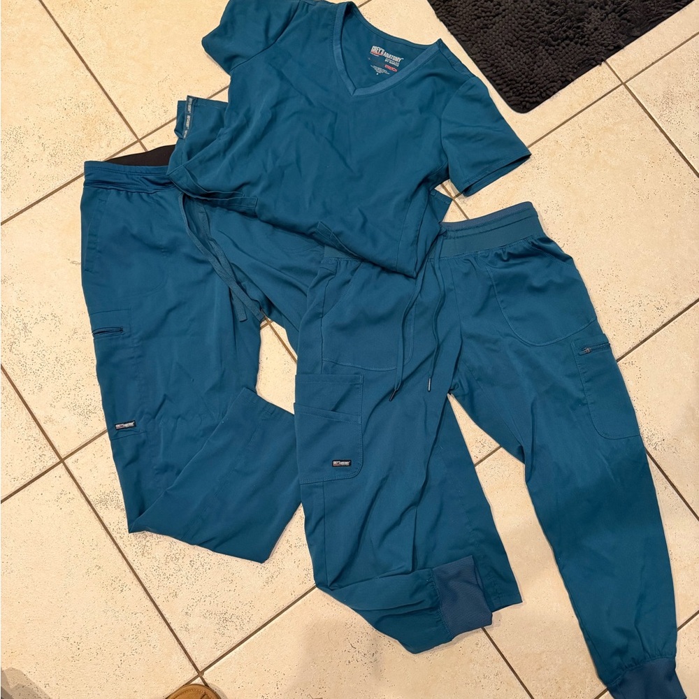Grey's Anatomy Aqua Scrub Set
